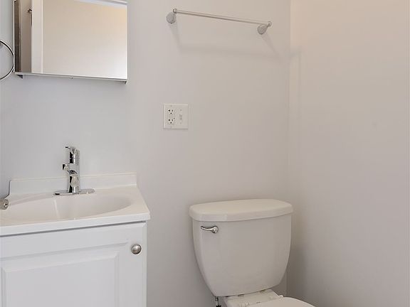 5th image of 2989 N Milwaukee Ave