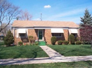 19046 Pinecrest Dr, Allen Park, MI 48101