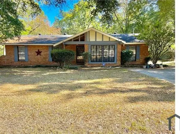 124 Clinton Cir, Jackson, MS 39209