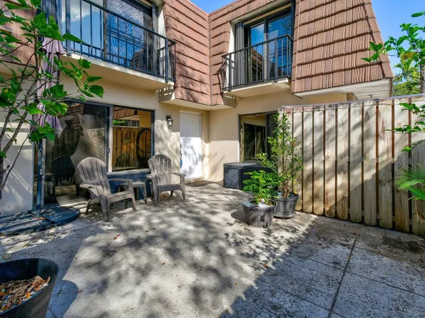 1807 18th Ln, Palm Beach Gardens, FL 33418