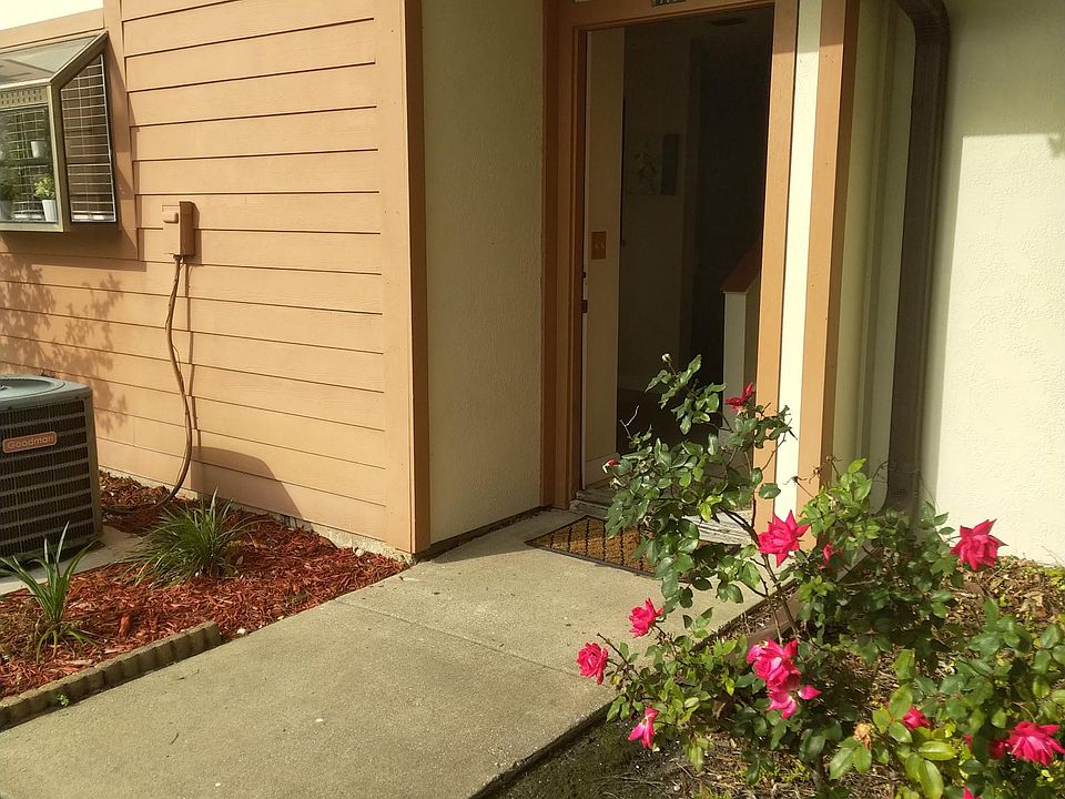 1st image of 111 White Fawn Dr