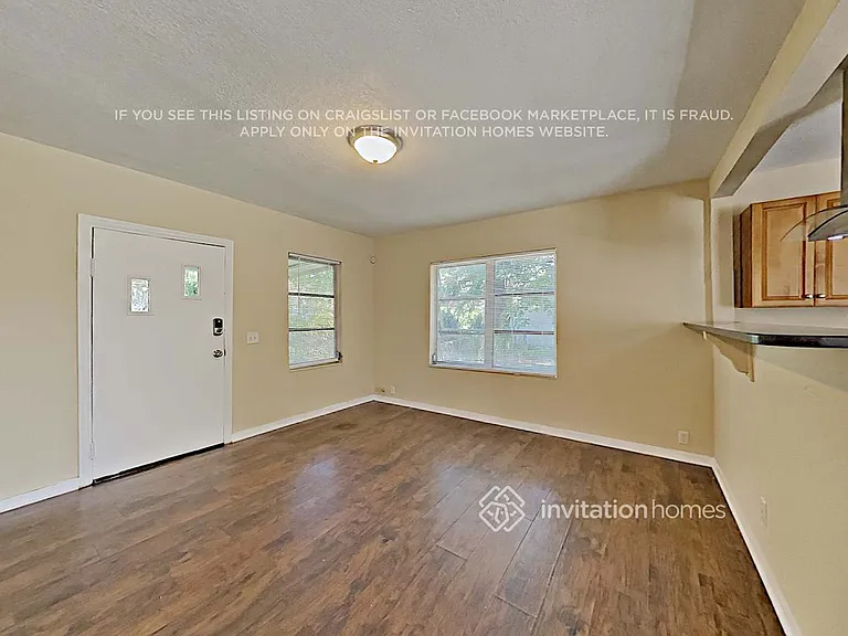 9501 N Albany Ave — Photo 4