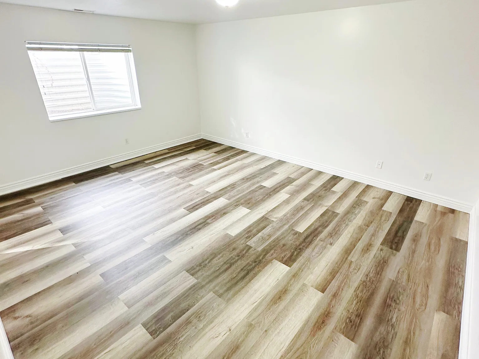 2786 South 1260 West - Syracuse - Basement Apartment — Photo 3