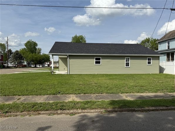 317 S Wallace St, Uhrichsville, OH 44683