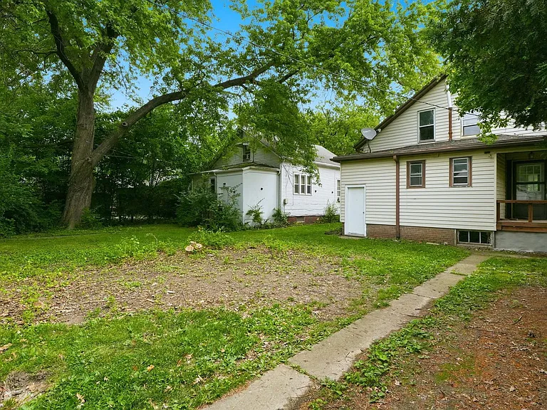 3034 Abbott St — Photo 8