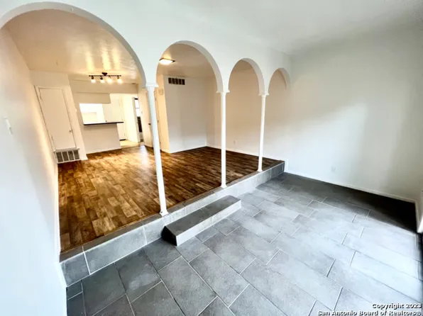 170 De Chantle Rd #608, San Antonio, TX 78201