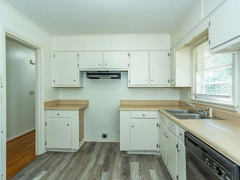 1152 Dogwood Ln — Photo 16