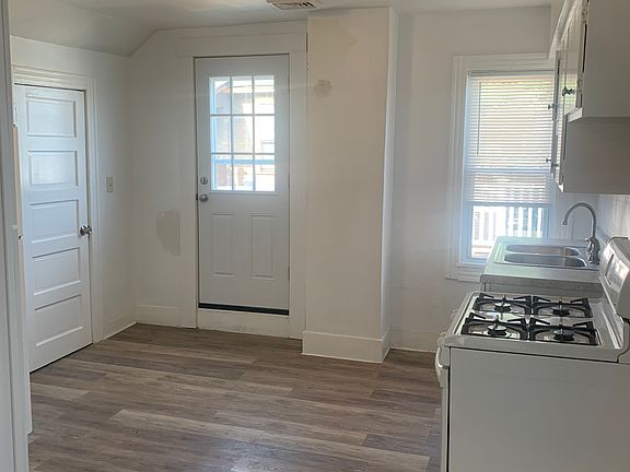 5th image of 3116 W 12th St