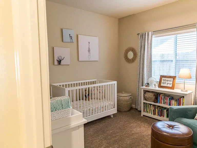 2327 W Queens Way — Photo 26