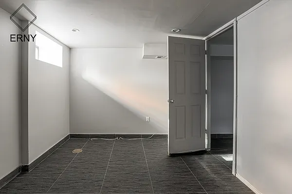 Rented by ERNY LLC | media 4