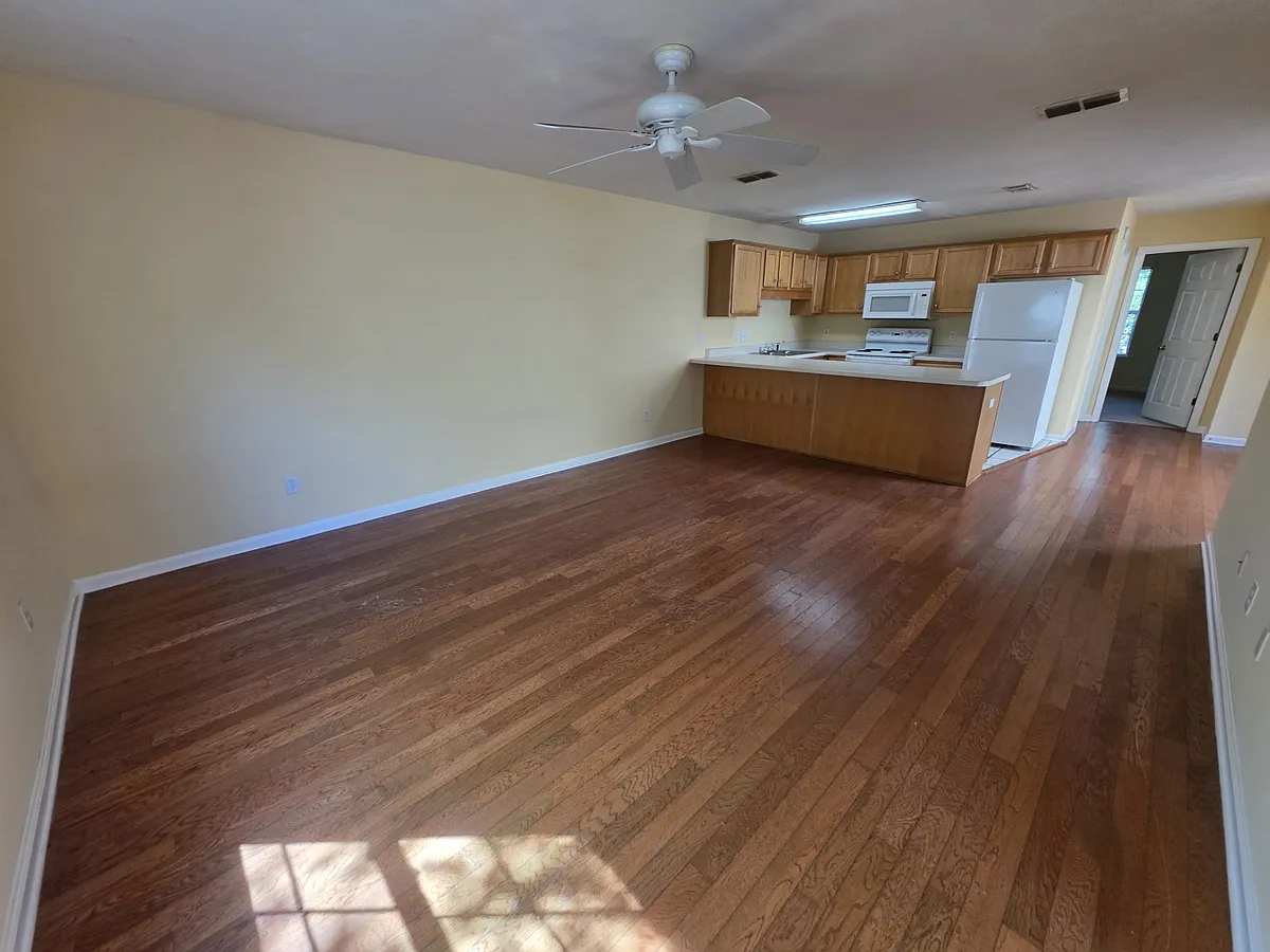 Building Photo - 306 S Lipona Rd #5