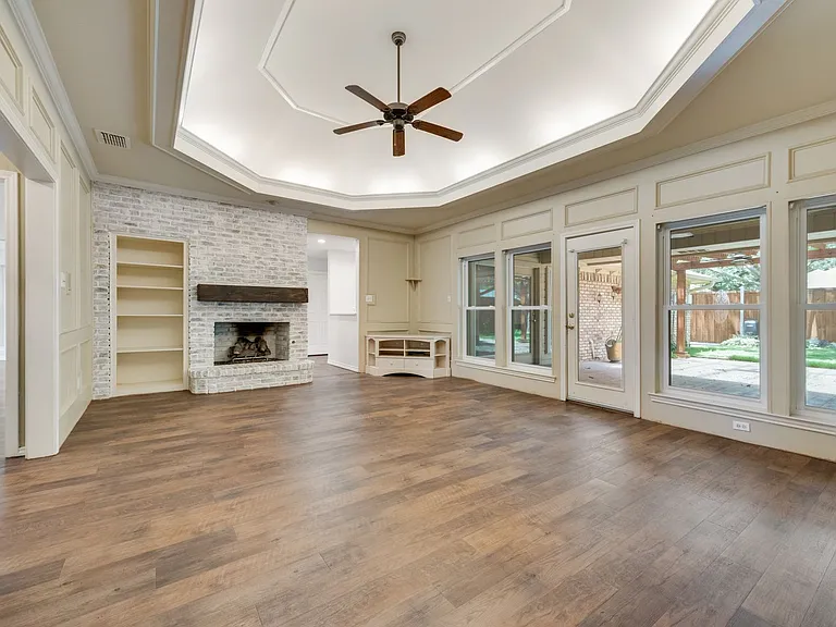 212 Steamboat Dr — Photo 5