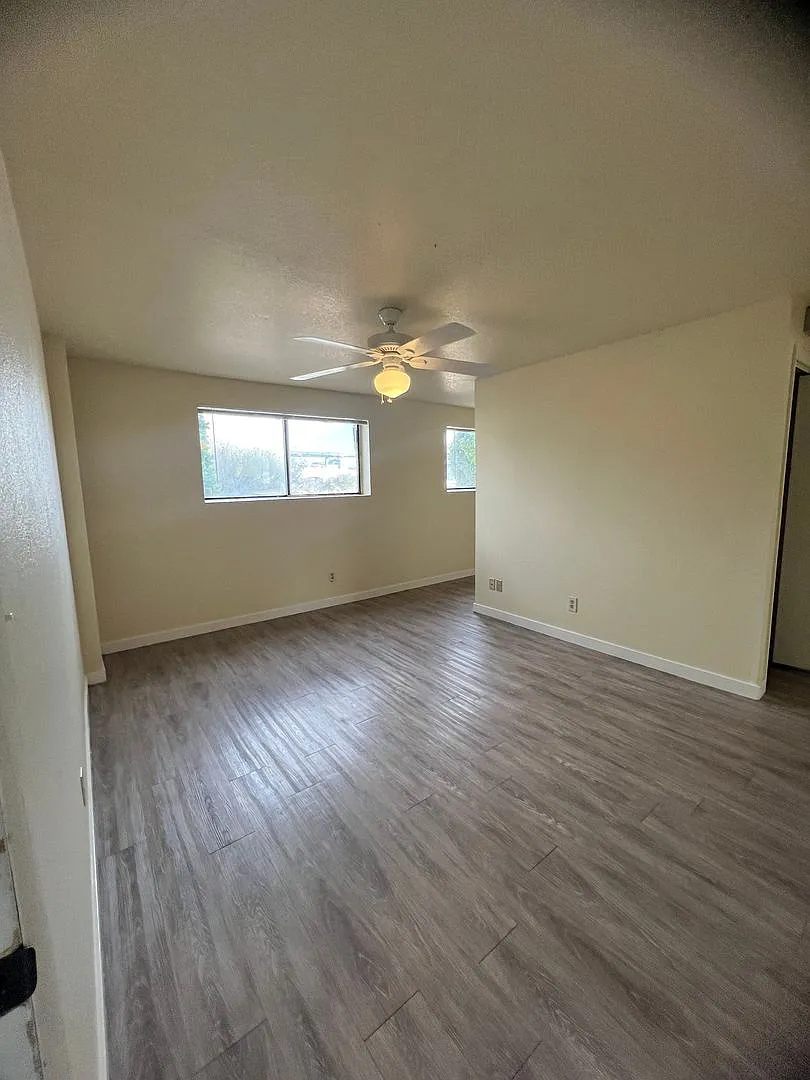 RIG-J 825 — Photo 2
