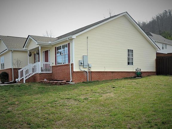 3rd image of 3824 Hillside Terrace Ln