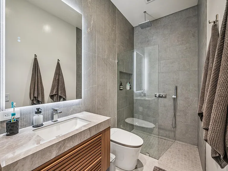 138 Gilmartin Dr — Photo 14
