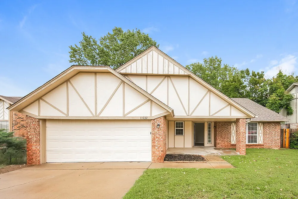 3 bed, 2.0 bath, 1978 sqft, $1,765 — Photo 1