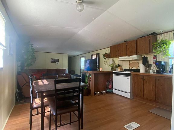 2nd image of 16 Mockingbird Drive