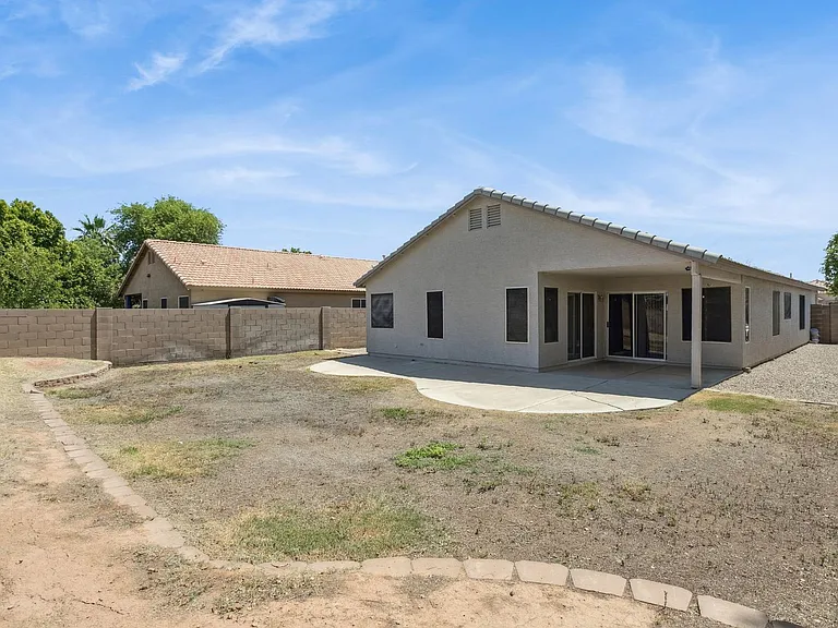 1556 N Rockwell Ct — Photo 28