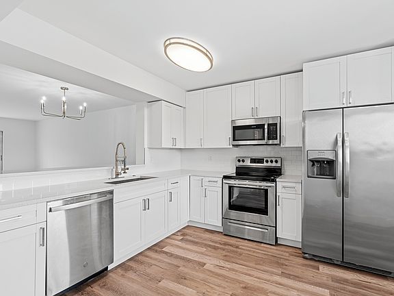 4th image of 7301 Amberly Ln APT 403