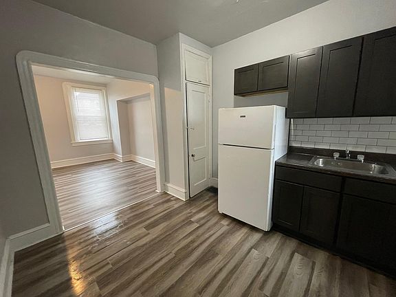 2nd image of 1228 W Allegheny Ave #4