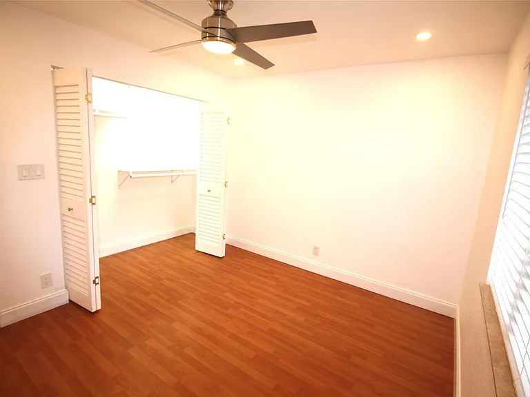 820 NE 28th St #2 — Photo 9