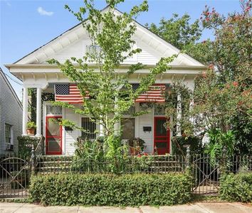 3317 Dauphine St, New Orleans, LA, 70117