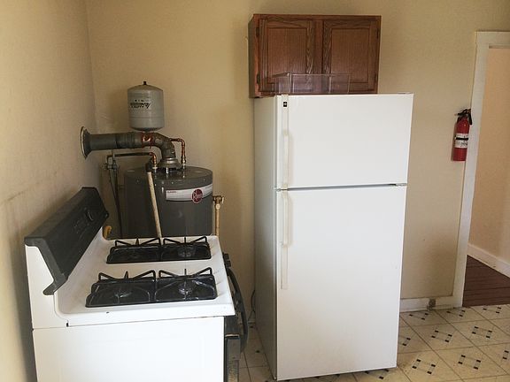5th image of 408 W Lincoln Hwy APT 4
