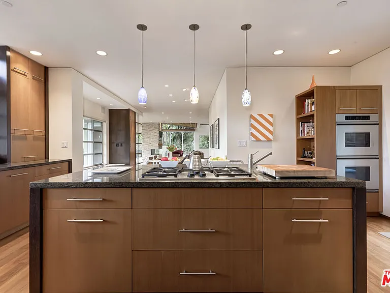 1625 N Crescent Heights Blvd — Photo 10