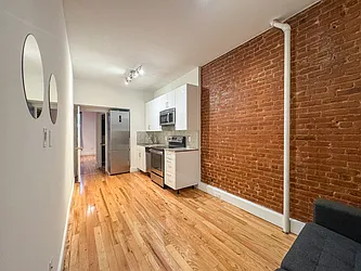 96 Greenpoint Avenue, #2L