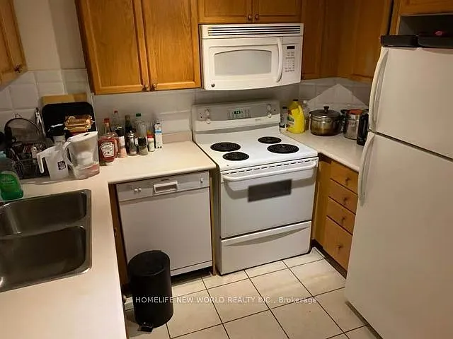 909 Bay St #407 — Photo 3