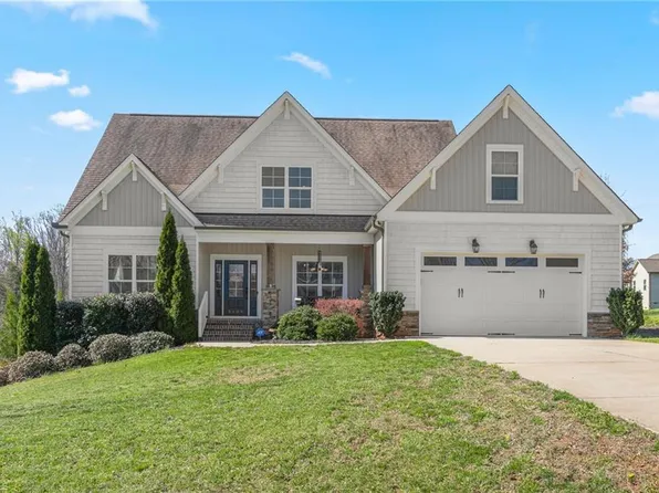 5609 Crooked Oak Dr, Summerfield, NC 27358