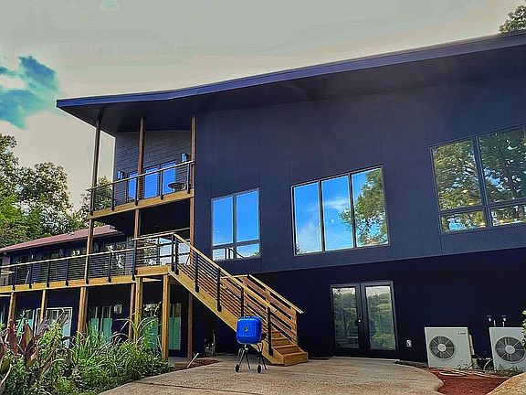 4th image of 602 Lake Dr