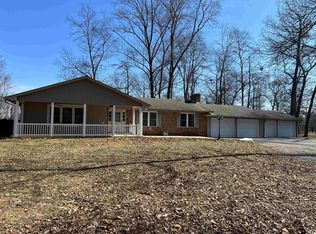 4 Woodlawn Vlg, Mitchell, IN 47446