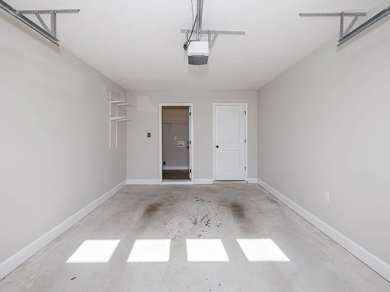304 York Ln — Photo 31