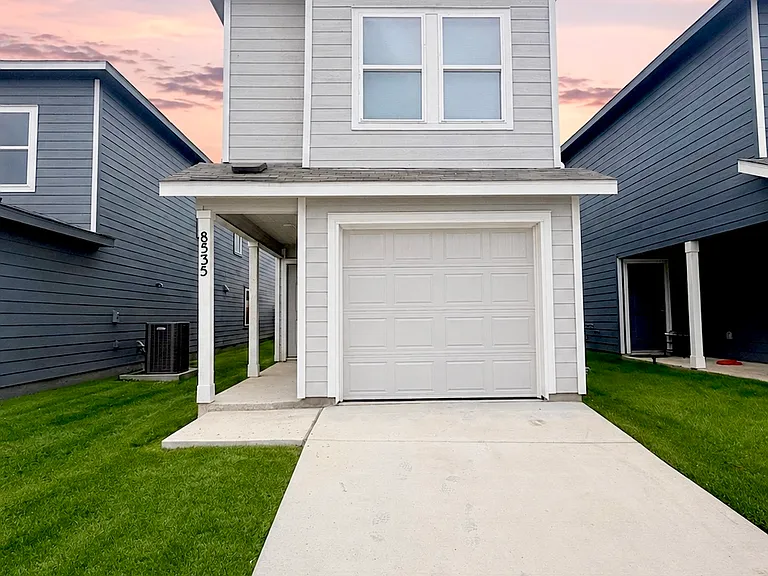 8535 Green Bliss — Photo 1