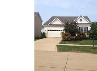 8289 Baythorne Dr, Mentor, OH 44060