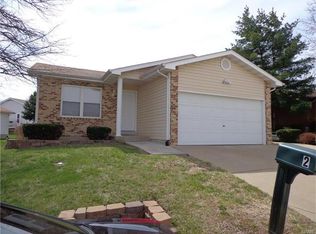 2 Windstream Ct, Saint Peters, MO