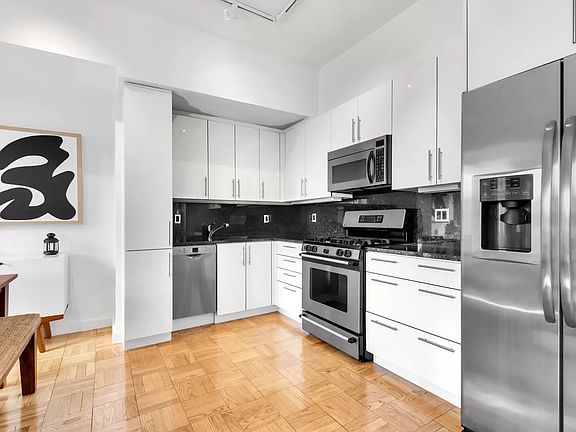 3rd image of 315 E 65th St Penthouse D