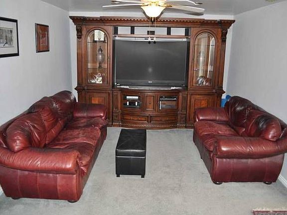 4th image of 2560 W Victorian Dr