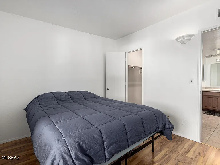 1810 E Blacklidge Dr #123 — Photo 14