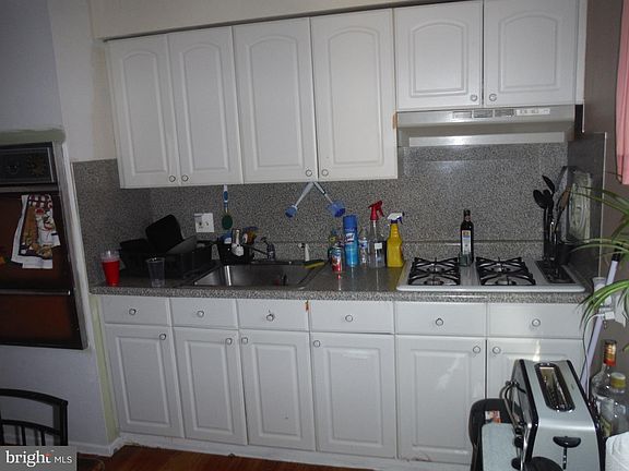 5th image of 1711 Chandler St