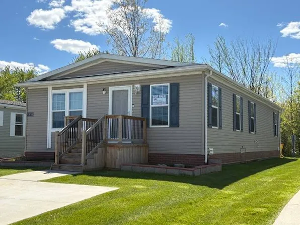 58701 Brookside Dr, Lenox, MI 48048
