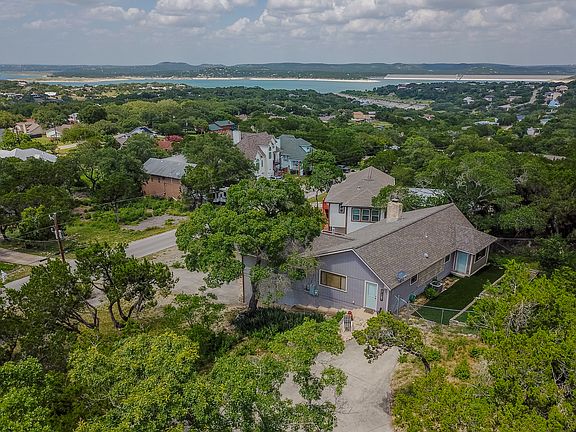 4th image of 572 Barbara Dr