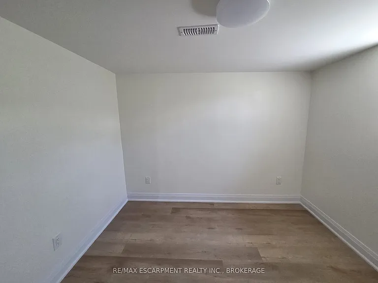 12 Ferndale Ave — Photo 9