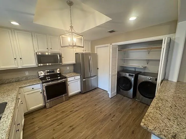 2 bed, 2.5 bath, 1426 sqft, $2,250 — Photo 4