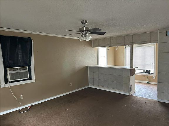 5th image of 815 Armbrister St