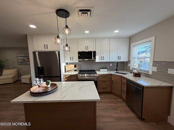 2nd image of 337c Canterbury Court