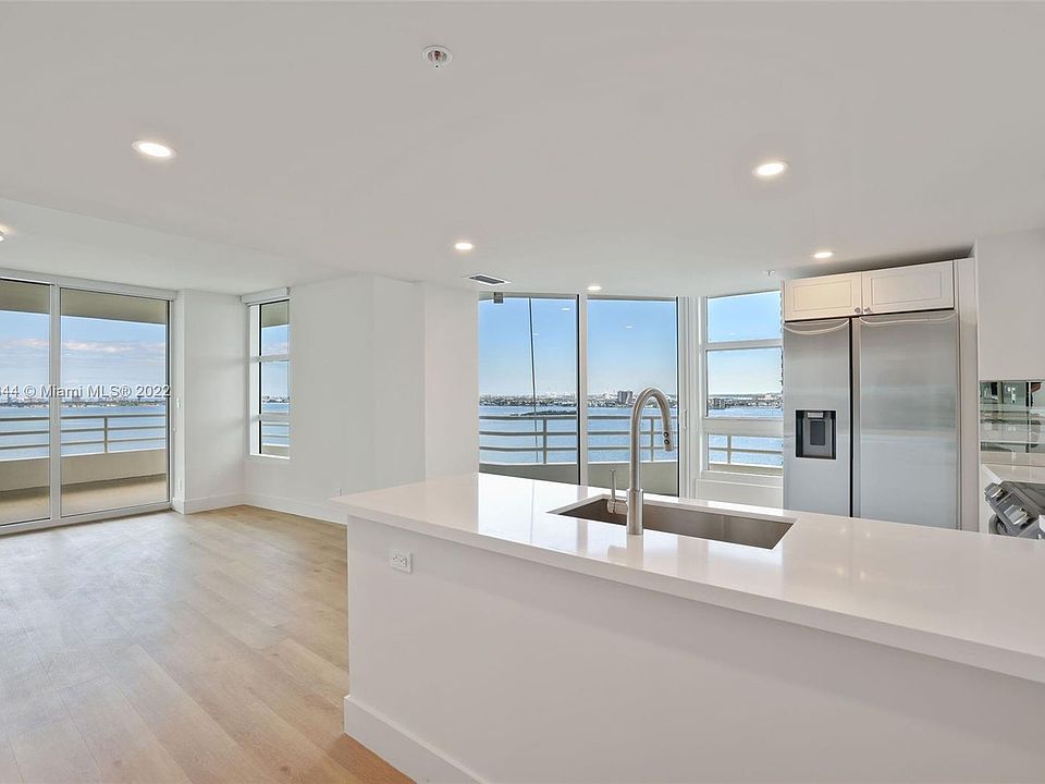 1st image of 551 NW 34th St #901