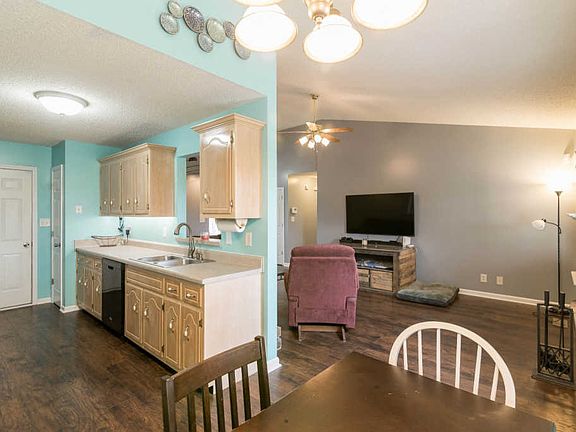 5th image of 1206 Snoopy Dr