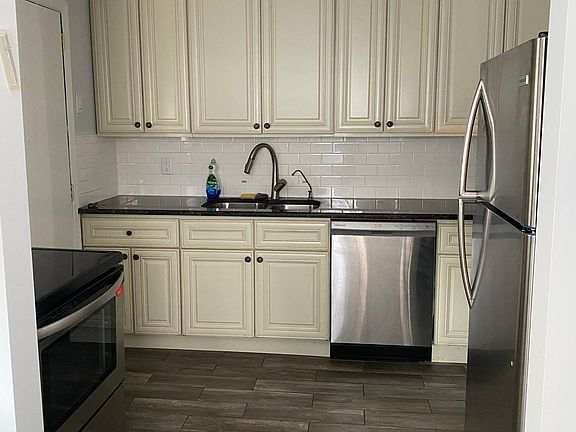 2nd image of 858 Peninsula Blvd